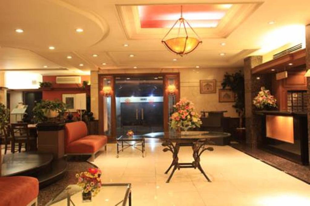Mabini Mansion Hotel & Residential Suites Manila Exterior photo