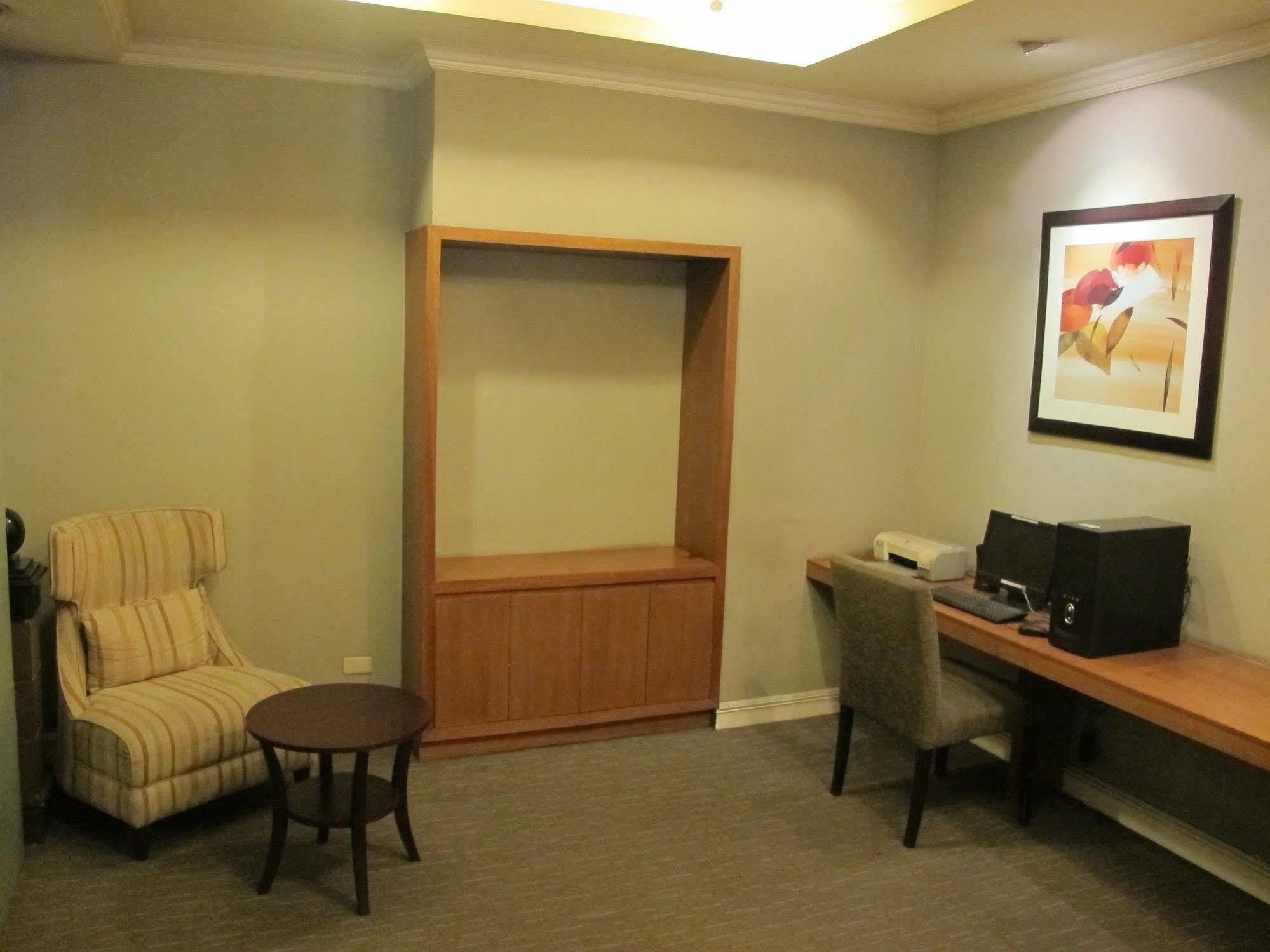 Mabini Mansion Hotel & Residential Suites Manila Exterior photo