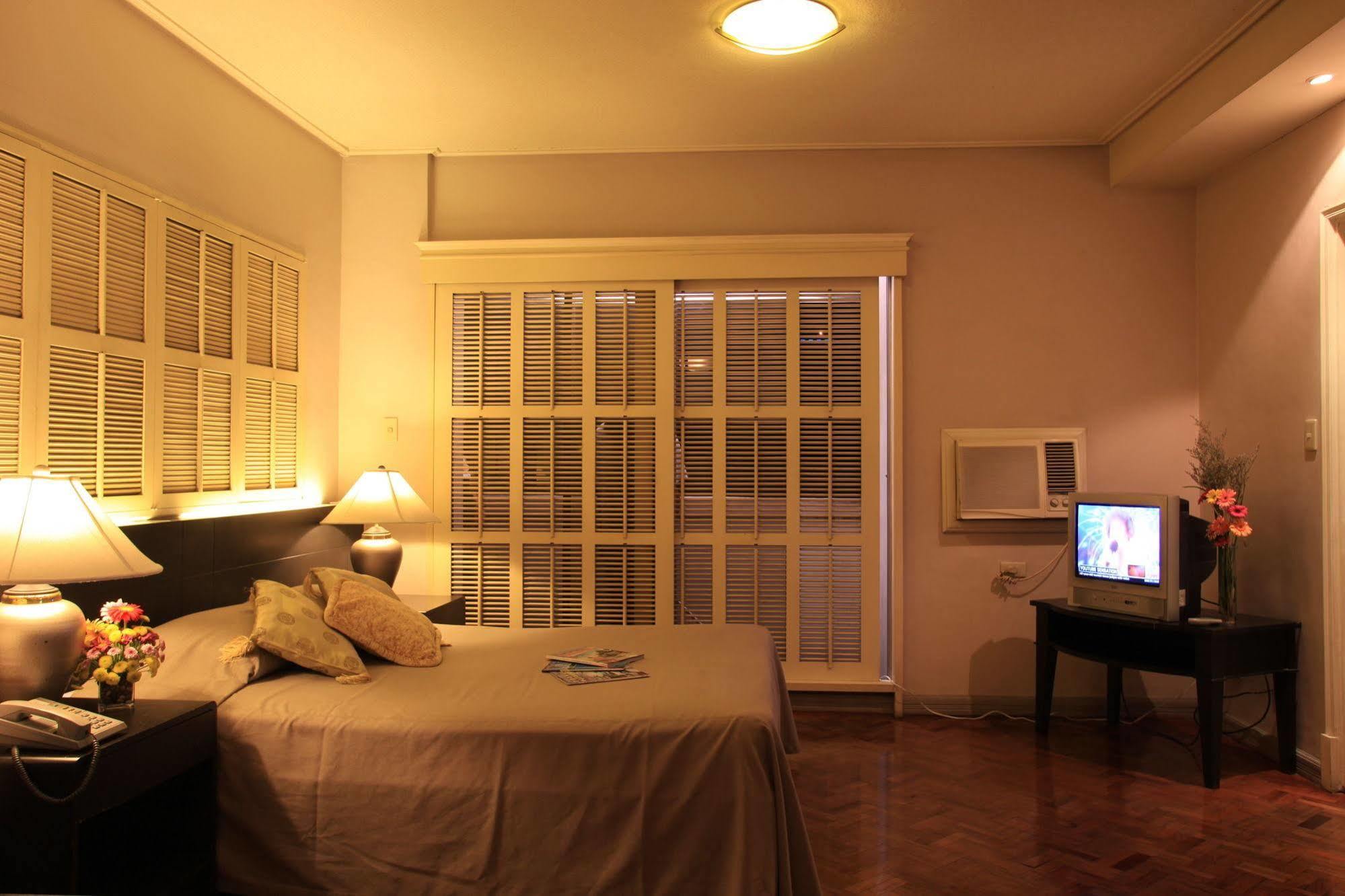 Mabini Mansion Hotel & Residential Suites Manila Exterior photo